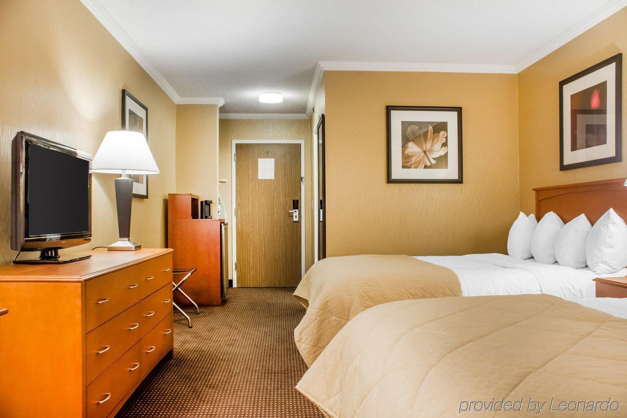 Clarion Hotel & Suites Riverfront Oswego Εξωτερικό φωτογραφία